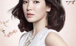 Thời trang của Song Hye Kyo thay đổi thế nào sau khi về một nhà với Song Jong Ki?
