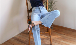 4 lưu ý giúp bạn diện quần jeans ống vẩy "max đẹp"