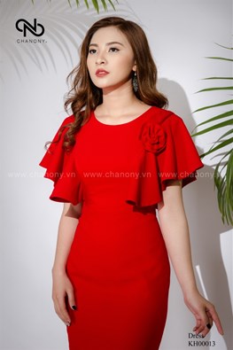 Váy bút chì vai bèo cuốn hoa