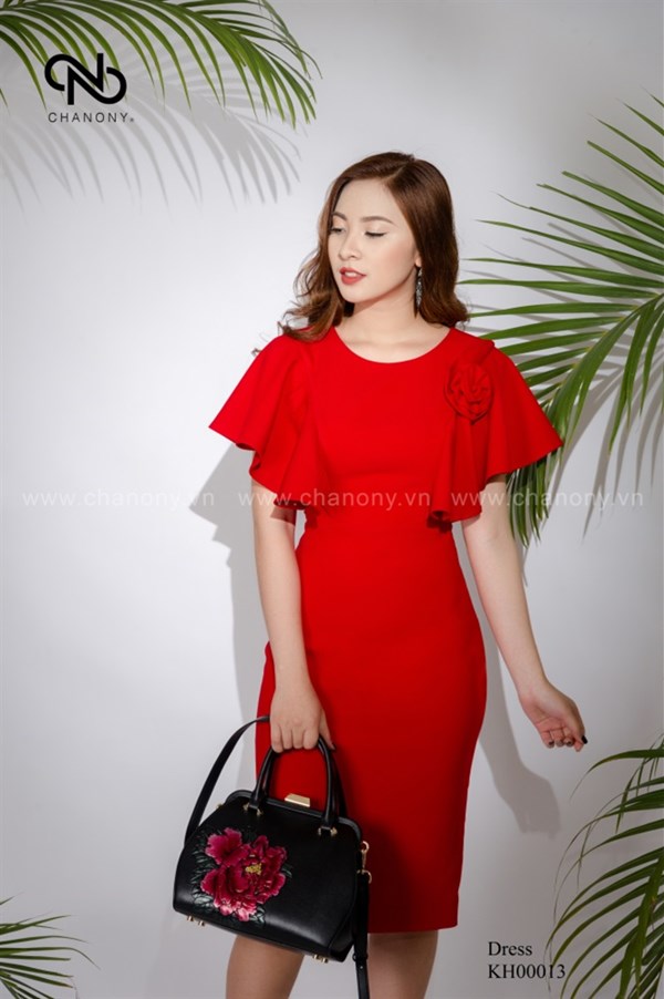 Váy bút chì vai bèo cuốn hoa