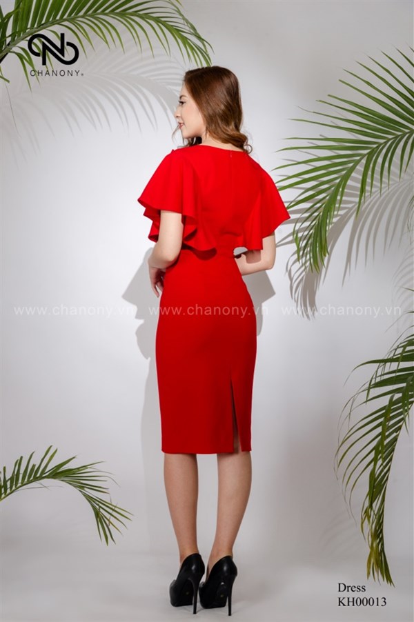 Váy bút chì vai bèo cuốn hoa