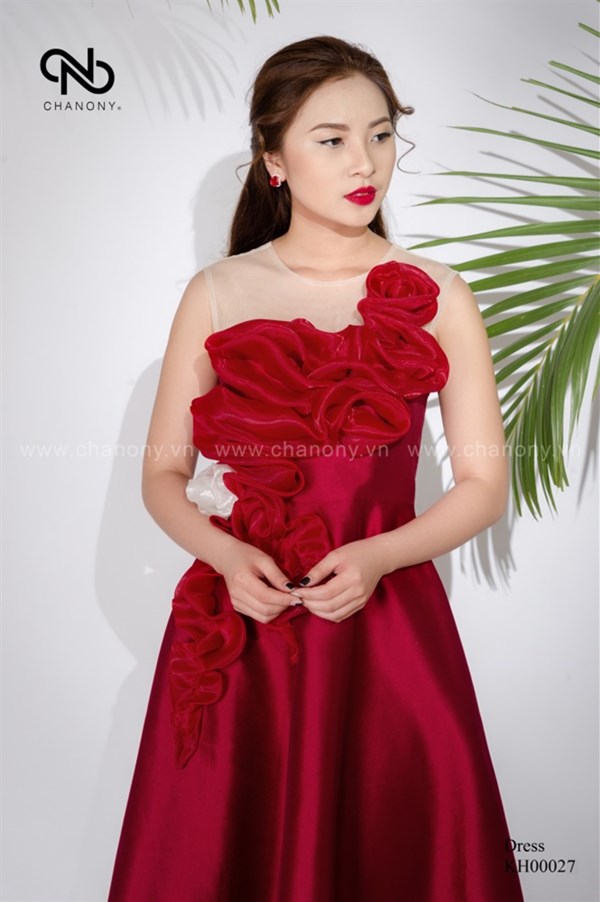Váy tafta cup ngực Xòe thêu voan