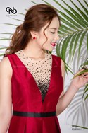 Váy tafta khoét ngực