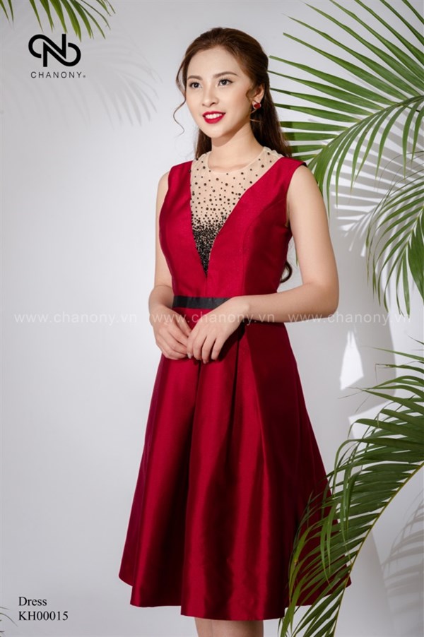 Váy tafta khoét ngực