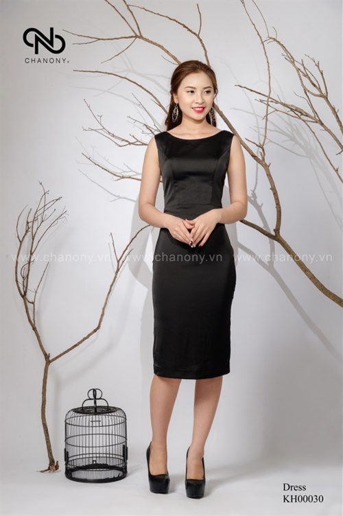 Váy lụa bút chì lưng trần