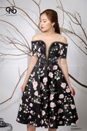 Váy xòe trễ vai ngực khoét v