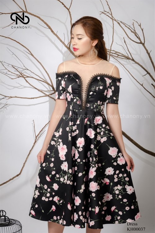 Váy xòe trễ vai ngực khoét v